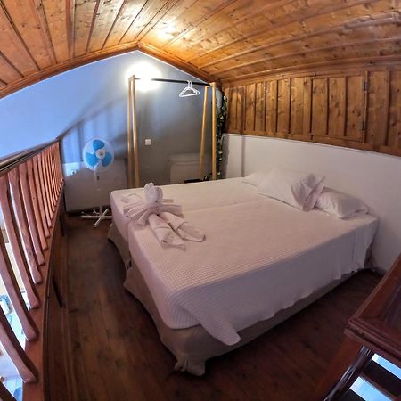 Cozy Apartments In Symi Center Luaran gambar