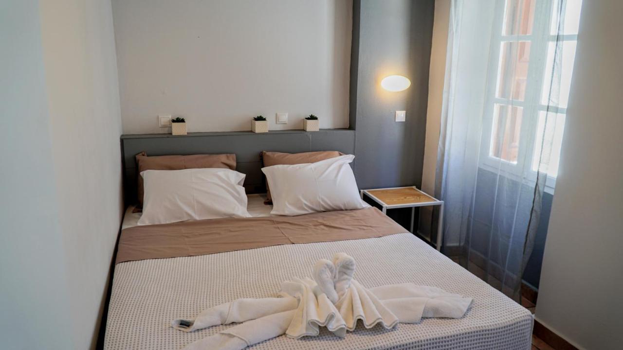 Cozy Apartments In Symi Center Luaran gambar