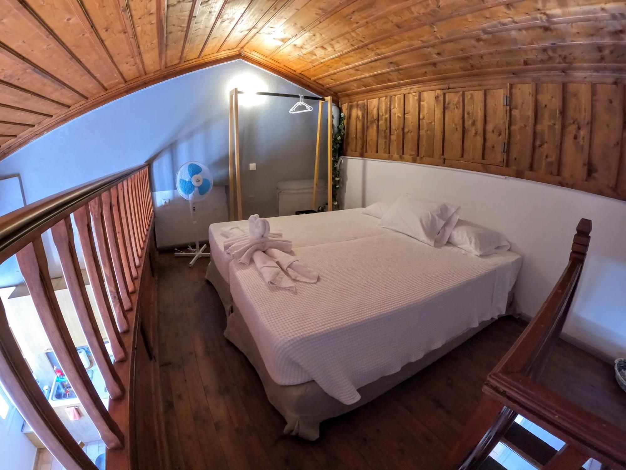 Cozy Apartments In Symi Center Luaran gambar