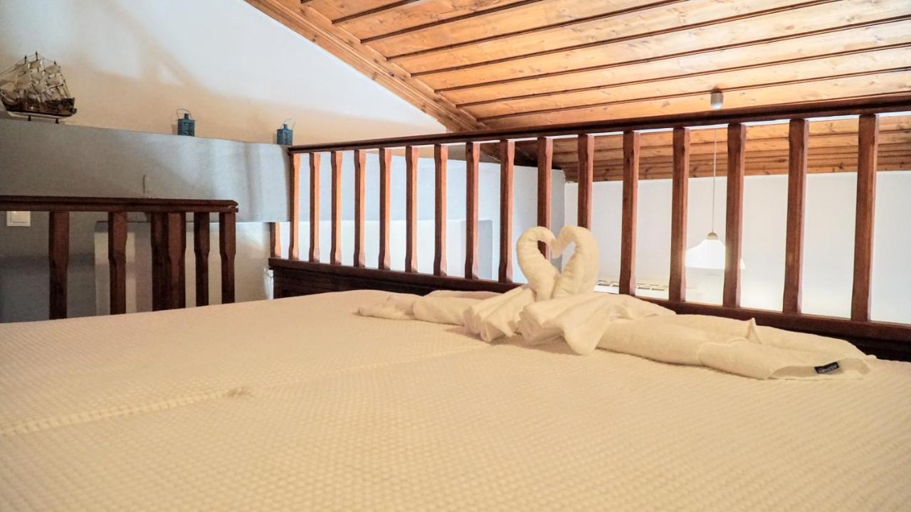 Cozy Apartments In Symi Center Luaran gambar