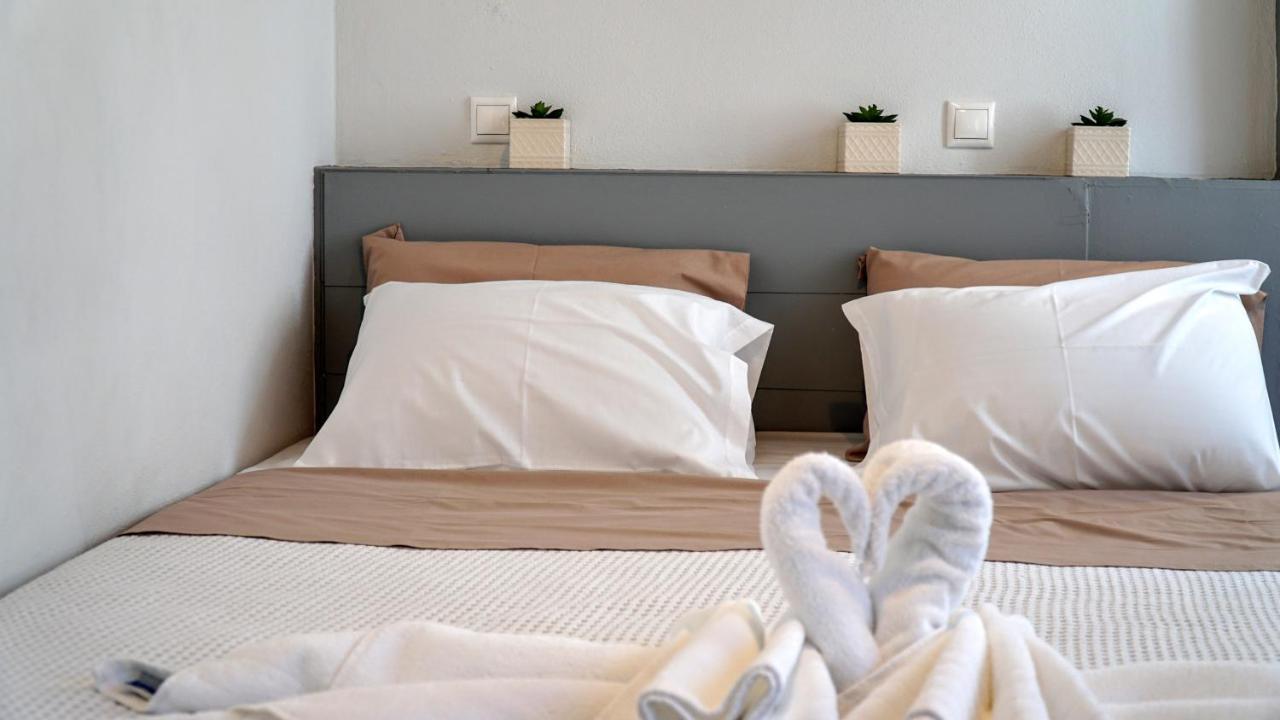Cozy Apartments In Symi Center Luaran gambar