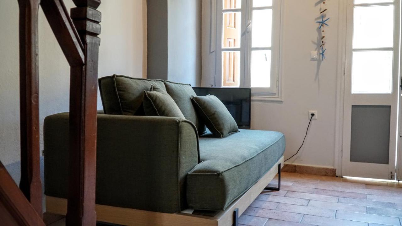 Cozy Apartments In Symi Center Luaran gambar