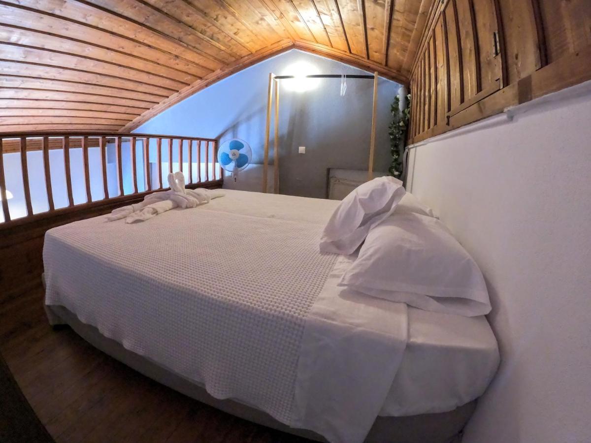 Cozy Apartments In Symi Center Luaran gambar