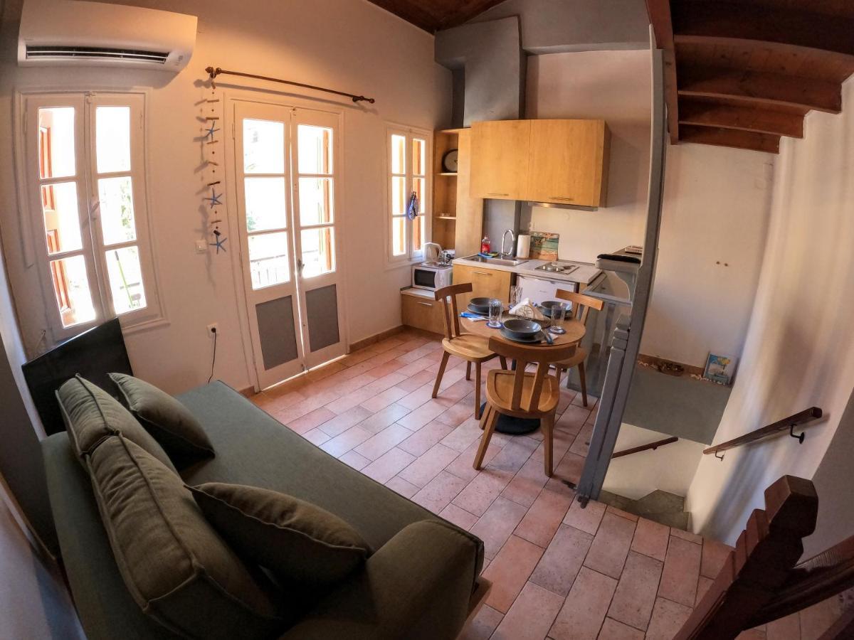 Cozy Apartments In Symi Center Luaran gambar