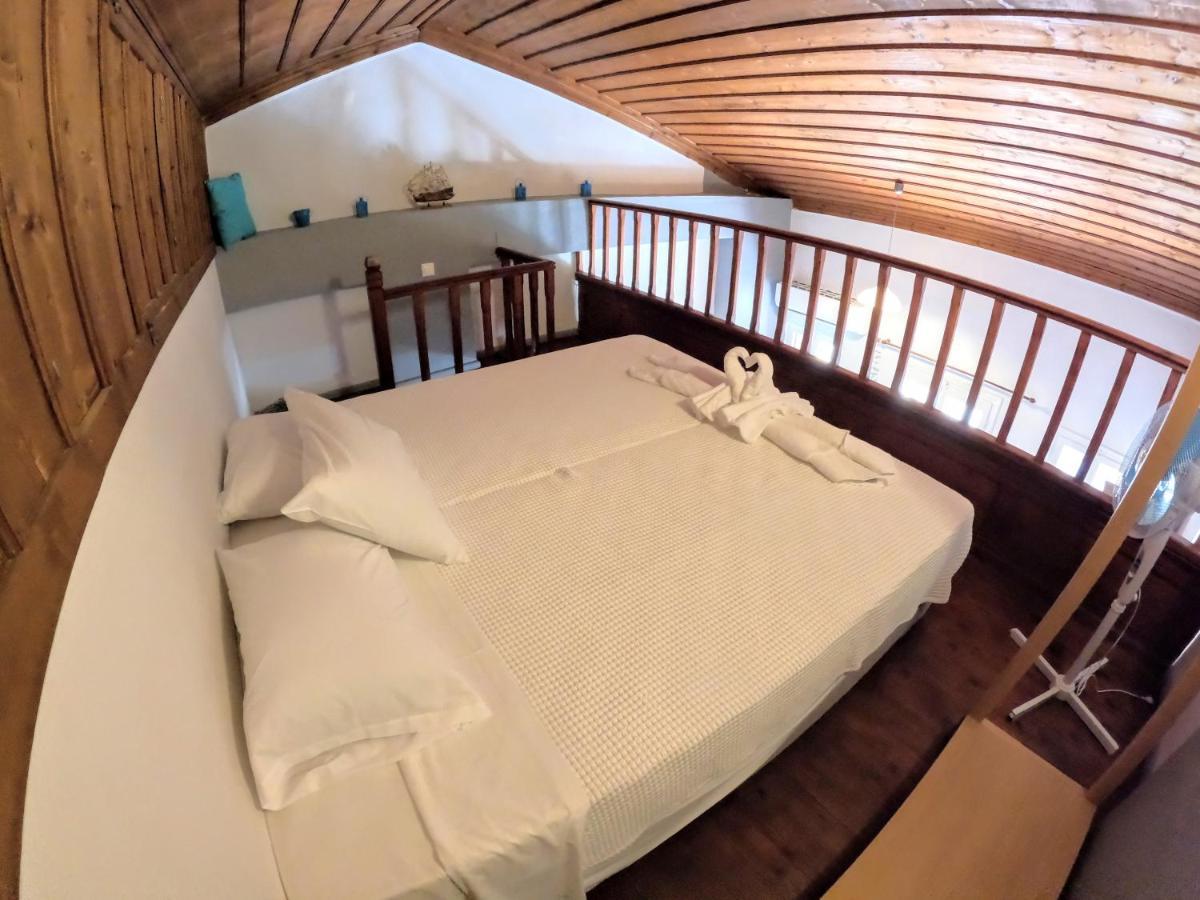 Cozy Apartments In Symi Center Luaran gambar