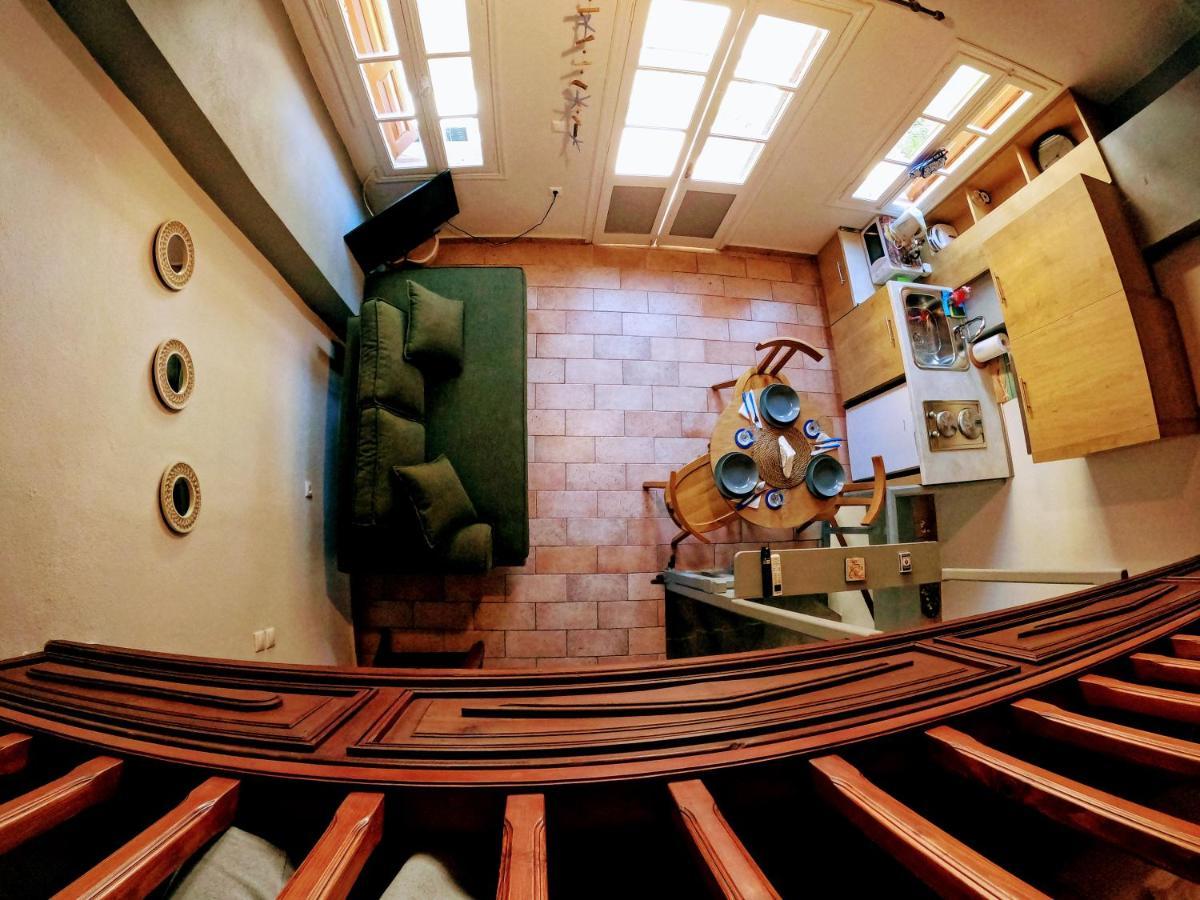 Cozy Apartments In Symi Center Luaran gambar